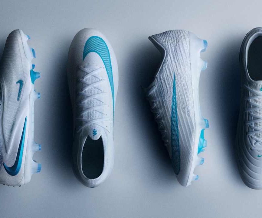 Quatre chaussures de football Nike vues sous différents angles